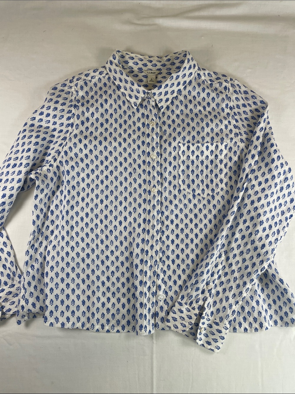 L.L. Bean Linen Cropped indigo floral Button-Down Shirt L